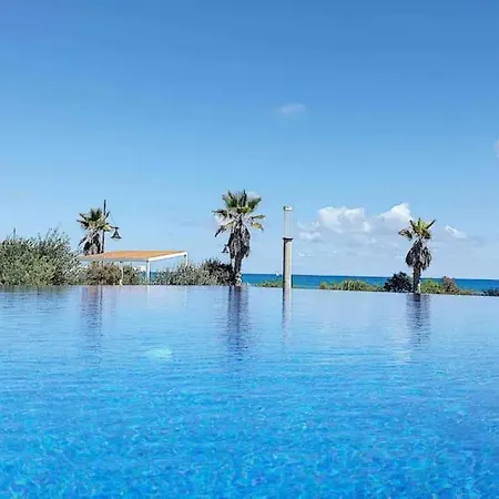 Stunning 2 Bed On The Front Sea Line At Sea Senses *